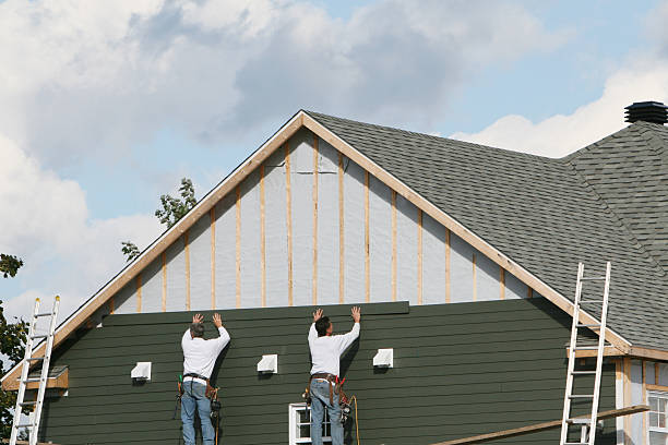 Professional Siding Installation technician working in Union, NJ